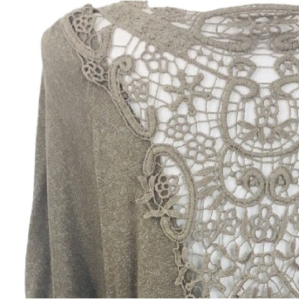 Love By Design Lace Back Detailed Top Women’s size Medium Boho Peasant - Picture 3 of 6